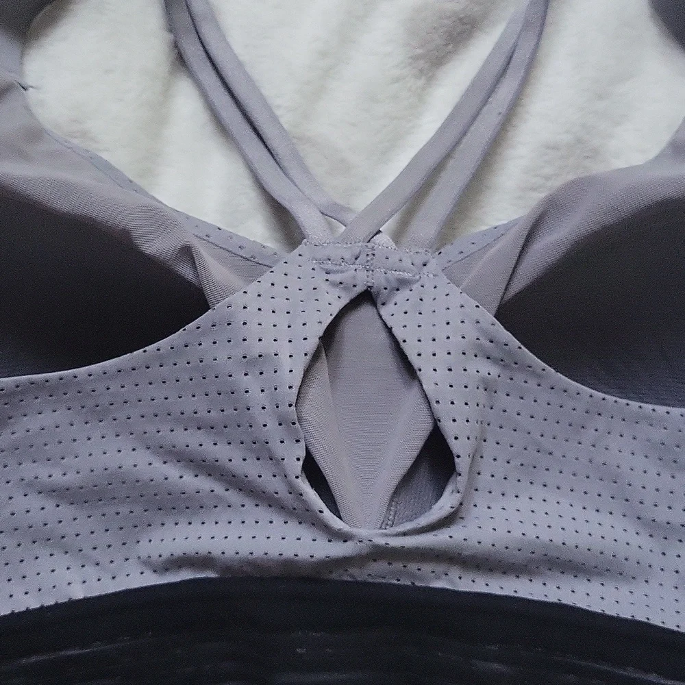 Victoria's Secret Sport | Molded Cup Racerback Sports Bra | Size 36DD - Picture 5 of 6
